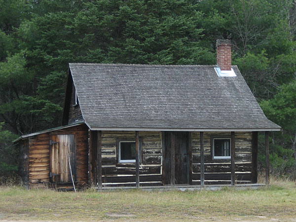 The Cabin at Basin Depot in Algonquin Park