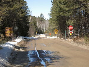 Early spring drive to Lake Travers in Algonquin Park
