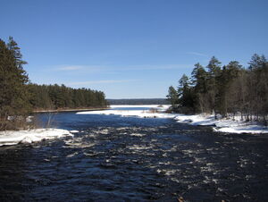 Early spring drive to Lake Travers in Algonquin Park