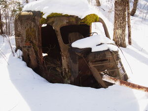 Early spring drive to Lake Travers in Algonquin Park