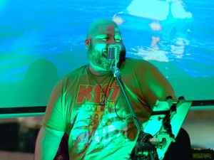 Mitch Desilets and Bob perform at Long Shots Sports Cafe in Deep River  20230304