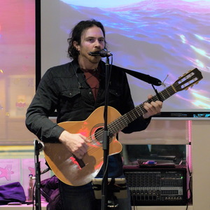 Adam Ruzzo performs at Long Shots Sports Cafe in Deep River  20230325