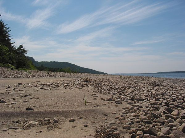 Gravel beach at Presquisle on Ottawa River near Point Alexander