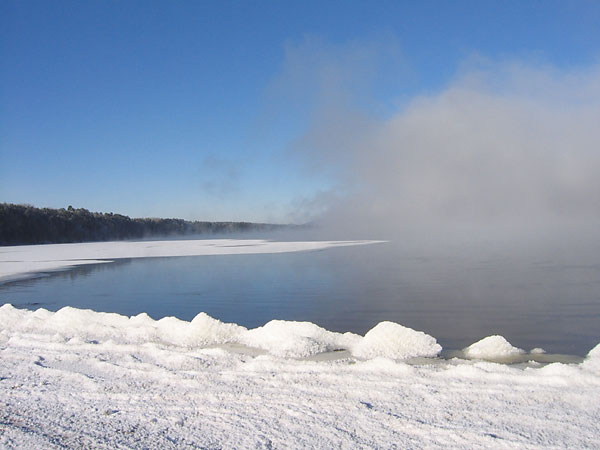 Ottawa River freeze up at Burkes Beach Point Alexander