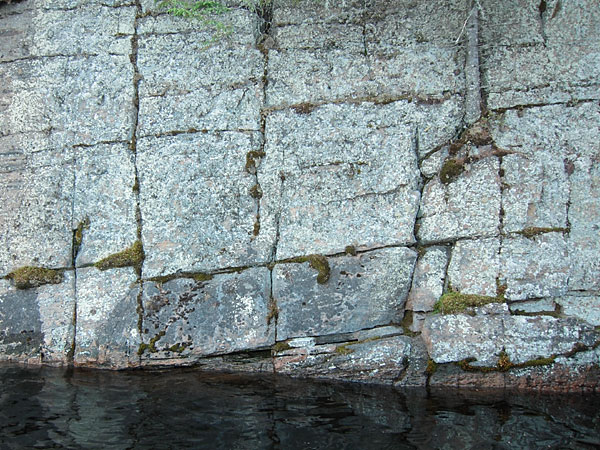 rock face on North River Lake in Algonquin Park