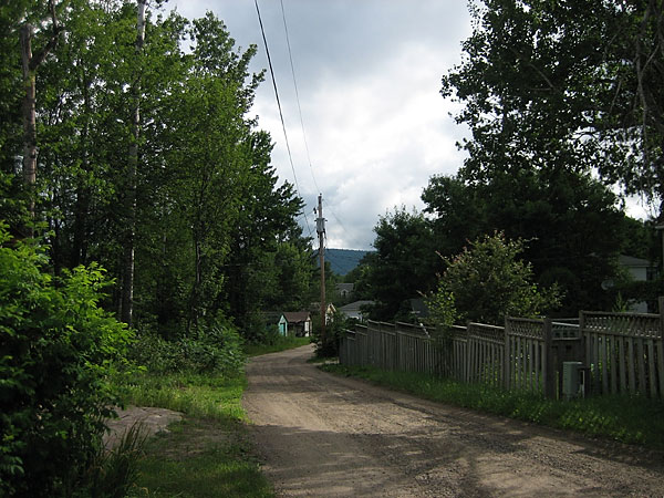 back lane in Deep River