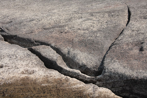 bedrock along the Quebec shore of the Ottawa River near Point Alexander