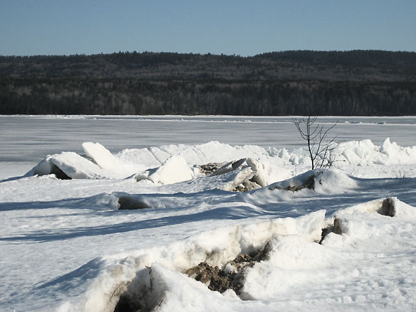Pine Point Beach on the Ottawa River at Deep River in winter
